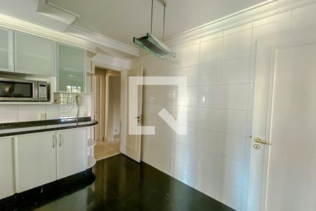 Apartamento à venda com 220m², 4 quartos e 4 vagasCozinha