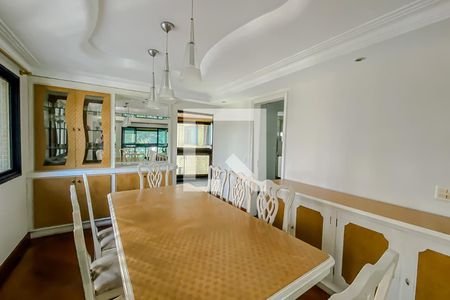 Apartamento à venda com 220m², 4 quartos e 4 vagasSala