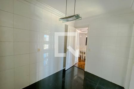 Apartamento à venda com 220m², 4 quartos e 4 vagasCozinha