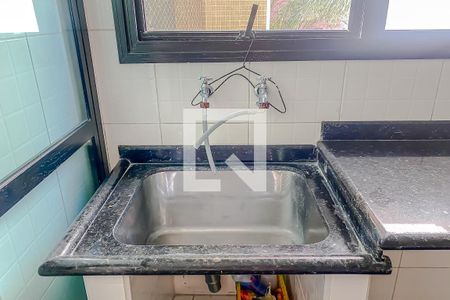 Apartamento à venda com 220m², 4 quartos e 4 vagasDetalhe Lavanderia