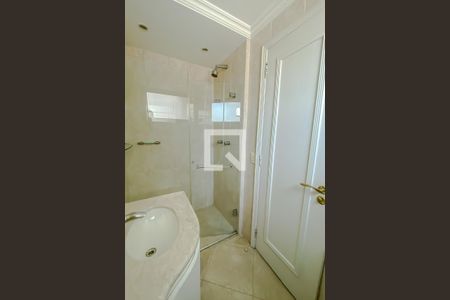 Apartamento à venda com 220m², 4 quartos e 4 vagasBanheiro da Suite