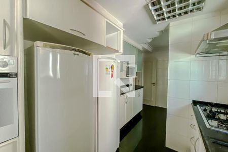 Apartamento à venda com 220m², 4 quartos e 4 vagasCozinha