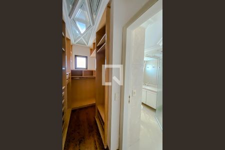 Apartamento à venda com 220m², 4 quartos e 4 vagasCloset da Suite 2