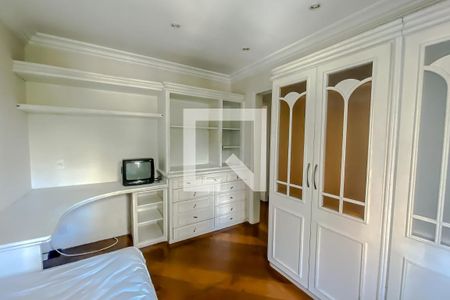 Apartamento à venda com 220m², 4 quartos e 4 vagasQuarto