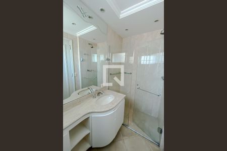 Apartamento à venda com 220m², 4 quartos e 4 vagasBanheiro da Suite