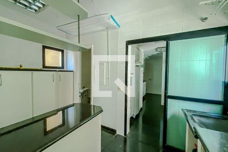 Apartamento à venda com 220m², 4 quartos e 4 vagasLavanderia