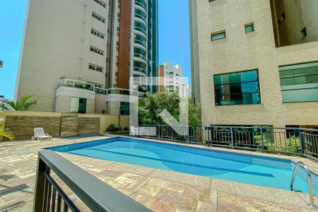 Apartamento à venda com 220m², 4 quartos e 4 vagasÁrea comum - Piscina