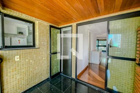 Apartamento à venda com 220m², 4 quartos e 4 vagasVaranda Gourmet