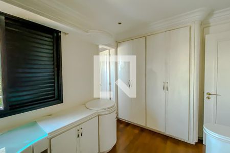 Apartamento à venda com 220m², 4 quartos e 4 vagasSuite