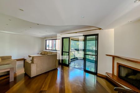 Apartamento à venda com 220m², 4 quartos e 4 vagasSala