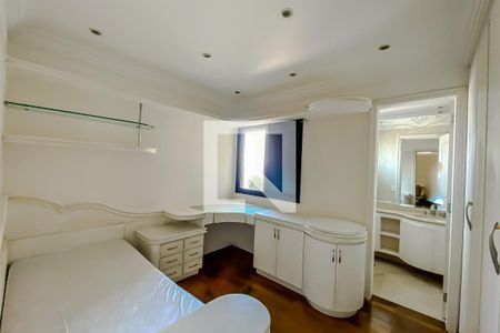 Apartamento à venda com 220m², 4 quartos e 4 vagasSuite