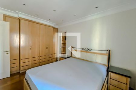Apartamento à venda com 220m², 4 quartos e 4 vagasSuite 2
