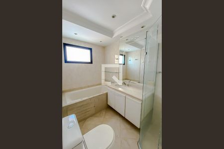 Apartamento à venda com 220m², 4 quartos e 4 vagasBanheiro da Suite 2