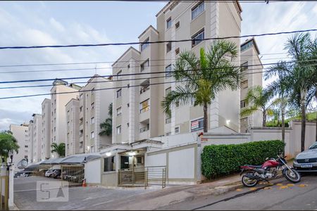 Apartamento para alugar com 60m², 2 quartos e 1 vagaFachada