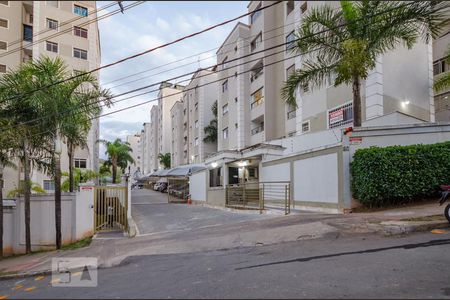 Apartamento para alugar com 60m², 2 quartos e 1 vagaFachada