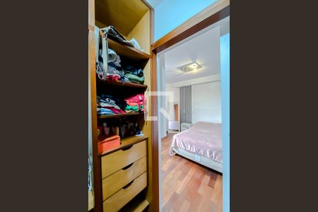 Apartamento à venda com 160m², 4 quartos e 2 vagasQuarto