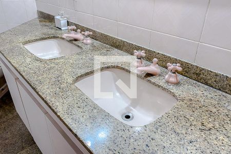 Apartamento à venda com 160m², 4 quartos e 2 vagasBanheiro