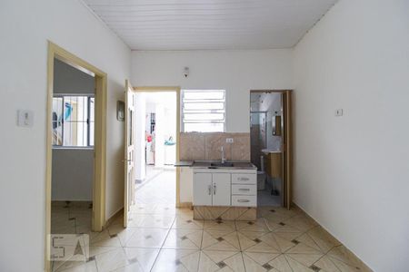 Cozinha de casa para alugar com 1 quarto, 40m² em Vila Guarani (zona Sul), São Paulo