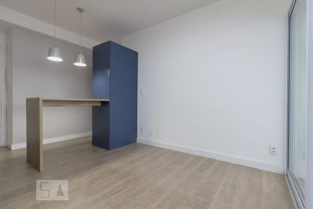 Sala de apartamento à venda com 2 quartos, 67m² em Parque Industrial Tomas Edson, São Paulo