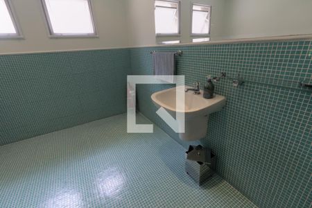 Casa à venda com 350m², 4 quartos e 5 vagas Casa à venda com 350m², 4 quartos e 5 vagasBanheiro 1