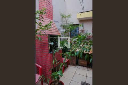 Casa à venda com 179m², 2 quartos e 2 vagas Casa à venda com 179m², 2 quartos e 2 vagasLavanderia e Área de Churrasqueira