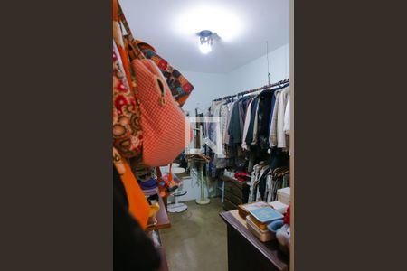 Casa à venda com 179m², 2 quartos e 2 vagas Casa à venda com 179m², 2 quartos e 2 vagasSuite 2 Closet