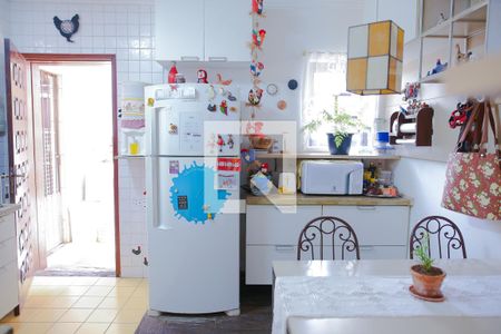 Casa à venda com 179m², 2 quartos e 2 vagas Casa à venda com 179m², 2 quartos e 2 vagasCozinha