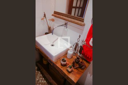 Casa à venda com 179m², 2 quartos e 2 vagas Casa à venda com 179m², 2 quartos e 2 vagasLavabo