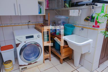 Casa à venda com 179m², 2 quartos e 2 vagas Casa à venda com 179m², 2 quartos e 2 vagasLavanderia e Área de Churrasqueira