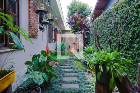 Casa à venda com 179m², 2 quartos e 2 vagas Casa à venda com 179m², 2 quartos e 2 vagasÁrea verde
