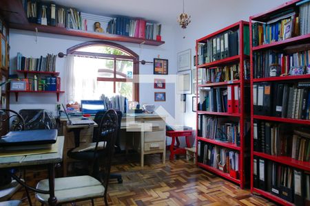 Casa à venda com 179m², 2 quartos e 2 vagas Casa à venda com 179m², 2 quartos e 2 vagasQuarto 3