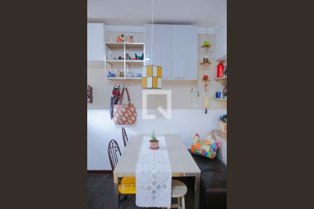 Casa à venda com 179m², 2 quartos e 2 vagas Casa à venda com 179m², 2 quartos e 2 vagasCozinha