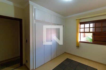 Casa à venda com 351m², 4 quartos e 4 vagasQuarto 01