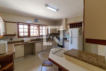 Casa à venda com 351m², 4 quartos e 4 vagasCozinha 01