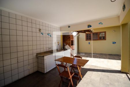 Casa à venda com 351m², 4 quartos e 4 vagasChurrasqueira