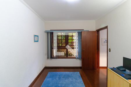 Casa à venda com 351m², 4 quartos e 4 vagasEscritório