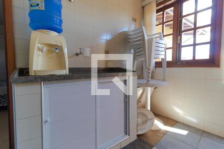 Casa à venda com 351m², 4 quartos e 4 vagasCozinha 02 (Casa de Hóspedes)