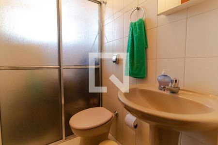 Casa à venda com 351m², 4 quartos e 4 vagasBanheiro 02 (Casa de Hóspedes)