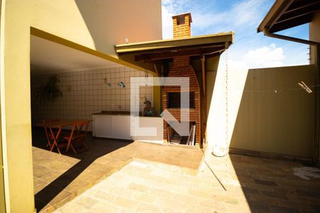 Casa à venda com 351m², 4 quartos e 4 vagasQuintal