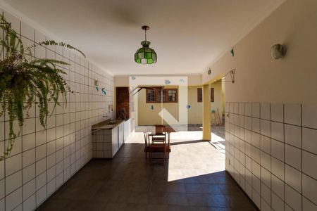 Casa à venda com 351m², 4 quartos e 4 vagasChurrasqueira