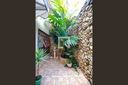 Casa à venda com 351m², 4 quartos e 4 vagasJardim de Inverno