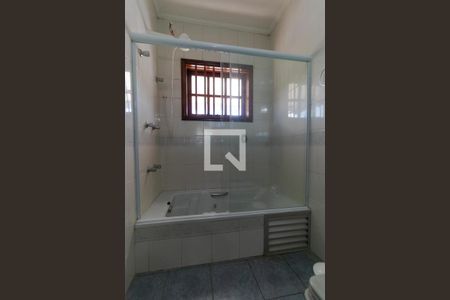Casa à venda com 351m², 4 quartos e 4 vagasBanheiro da Suíte 01