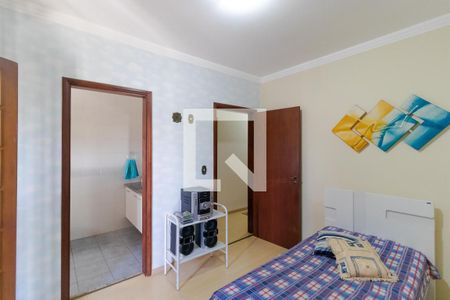 Casa à venda com 351m², 4 quartos e 4 vagasSuíte 01