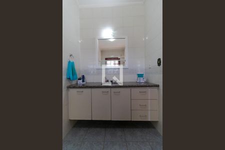 Casa à venda com 351m², 4 quartos e 4 vagasBanheiro da Suíte 01