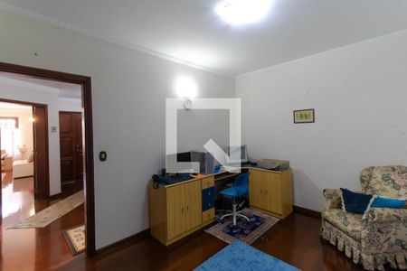 Casa à venda com 351m², 4 quartos e 4 vagasEscritório