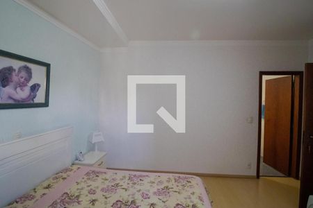 Casa à venda com 351m², 4 quartos e 4 vagasSuíte 02