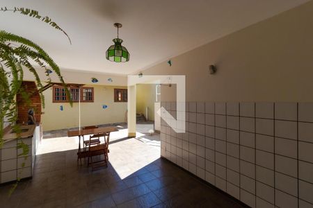 Casa à venda com 351m², 4 quartos e 4 vagasChurrasqueira