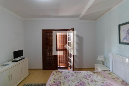 Casa à venda com 351m², 4 quartos e 4 vagasSuíte 02