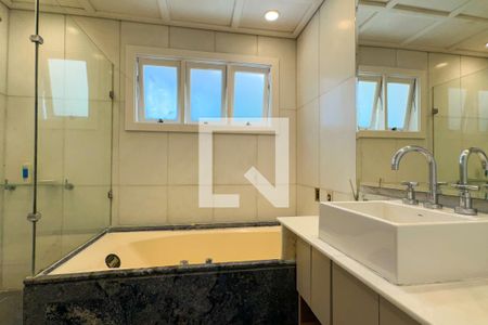 Casa à venda com 800m², 6 quartos e 5 vagas Casa à venda com 800m², 6 quartos e 5 vagasBanheiro da Suíte 5