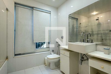 Casa à venda com 800m², 6 quartos e 5 vagas Casa à venda com 800m², 6 quartos e 5 vagasBanheiro da Suíte 6